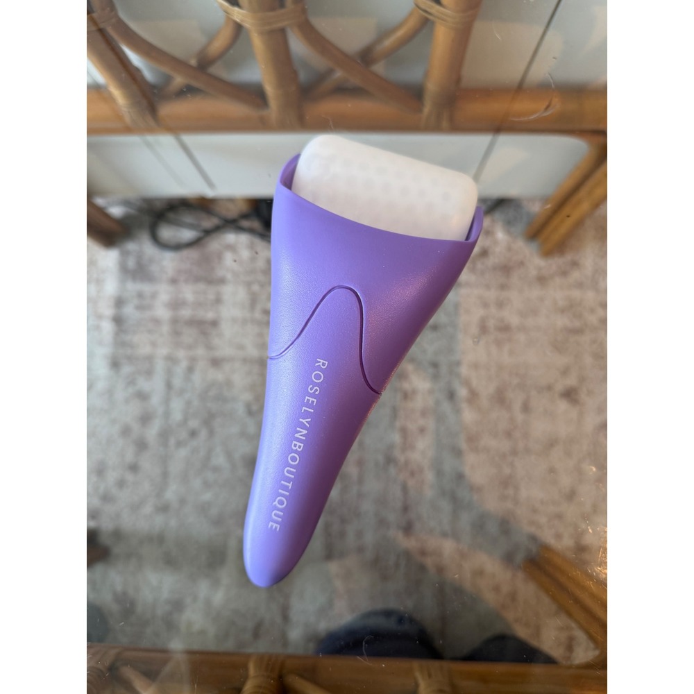 RoselynBoutique‎ Ice Roller for Face Eye Puffiness Relief Purple Skincare Tool